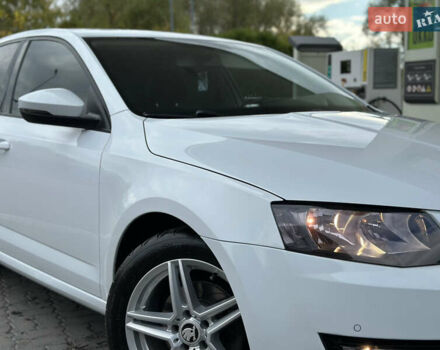 Білий Шкода Октавія, об'ємом двигуна 2 л та пробігом 265 тис. км за 11850 $, фото 9 на Automoto.ua