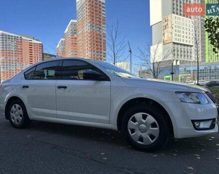 Білий Шкода Октавія, об'ємом двигуна 1.6 л та пробігом 120 тис. км за 12800 $, фото 7 на Automoto.ua