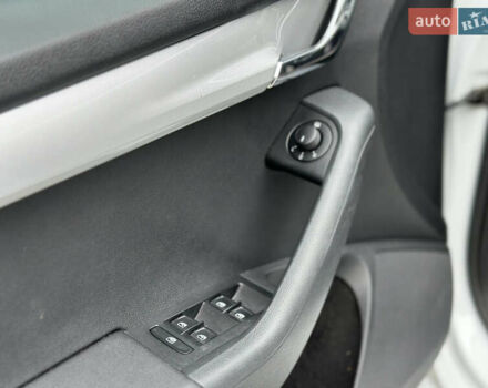 Білий Шкода Октавія, об'ємом двигуна 2 л та пробігом 265 тис. км за 11850 $, фото 43 на Automoto.ua