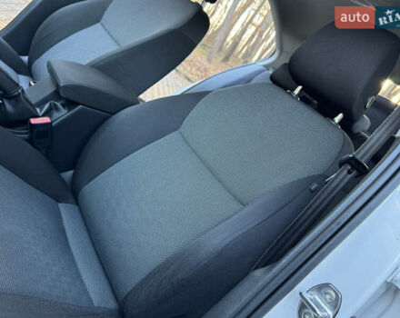 Белый Шкода Октавия, объемом двигателя 1.6 л и пробегом 207 тыс. км за 10499 $, фото 78 на Automoto.ua