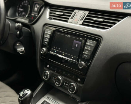 Білий Шкода Октавія, об'ємом двигуна 2 л та пробігом 265 тис. км за 11850 $, фото 64 на Automoto.ua