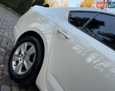 Белый Шкода Октавия, объемом двигателя 1.6 л и пробегом 207 тыс. км за 10499 $, фото 37 на Automoto.ua