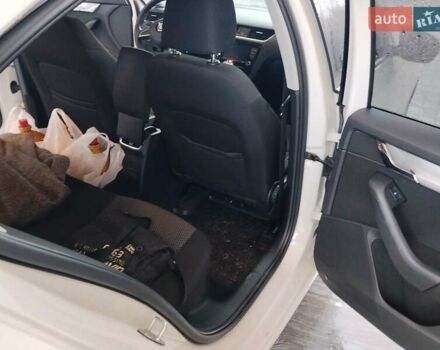Білий Шкода Октавія, об'ємом двигуна 1.6 л та пробігом 230 тис. км за 10000 $, фото 14 на Automoto.ua