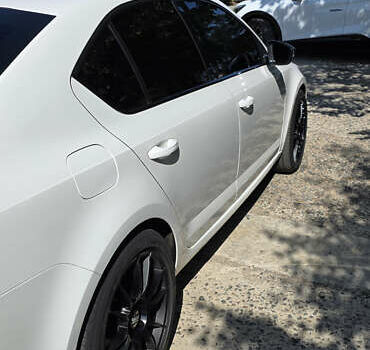 Шкода Октавия 2016 в Вознесенске на Automoto.ua Белый Шкода Октавия, объемом двигателя 1.97 л и пробегом 247 тыс. км за 16000 $, фото 10 на Automoto.ua