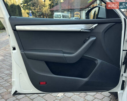 Белый Шкода Октавия, объемом двигателя 1.6 л и пробегом 207 тыс. км за 10499 $, фото 72 на Automoto.ua