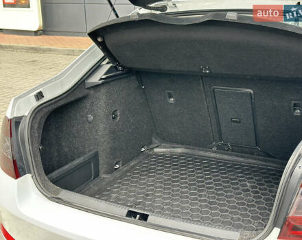 Білий Шкода Октавія, об'ємом двигуна 2 л та пробігом 265 тис. км за 11850 $, фото 67 на Automoto.ua