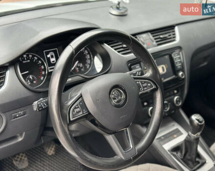 Білий Шкода Октавія, об'ємом двигуна 2 л та пробігом 265 тис. км за 11850 $, фото 52 на Automoto.ua