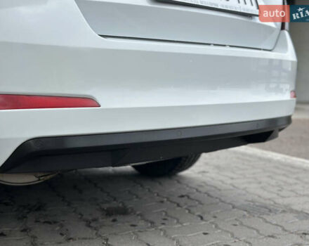 Білий Шкода Октавія, об'ємом двигуна 2 л та пробігом 265 тис. км за 11850 $, фото 33 на Automoto.ua