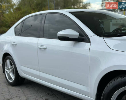 Білий Шкода Октавія, об'ємом двигуна 2 л та пробігом 265 тис. км за 11850 $, фото 10 на Automoto.ua