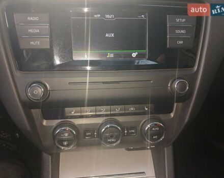 Белый Шкода Октавия, объемом двигателя 1.6 л и пробегом 167 тыс. км за 13300 $, фото 2 на Automoto.ua