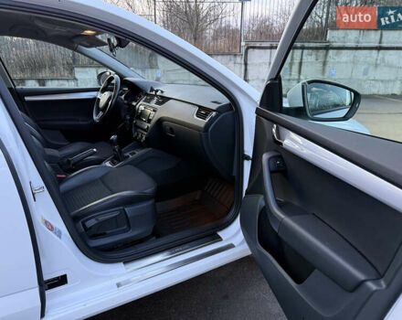 Белый Шкода Октавия, объемом двигателя 2 л и пробегом 163 тыс. км за 13999 $, фото 19 на Automoto.ua