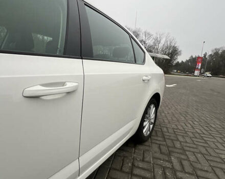 Белый Шкода Октавия, объемом двигателя 1.6 л и пробегом 350 тыс. км за 10600 $, фото 3 на Automoto.ua