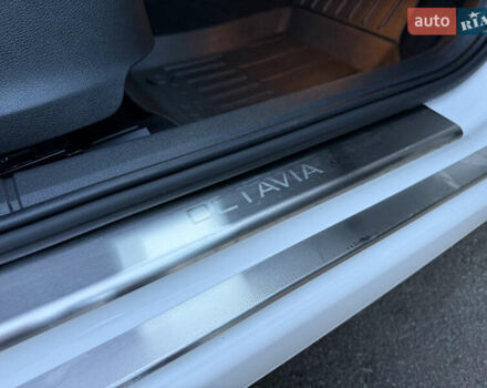 Белый Шкода Октавия, объемом двигателя 2 л и пробегом 163 тыс. км за 13999 $, фото 34 на Automoto.ua