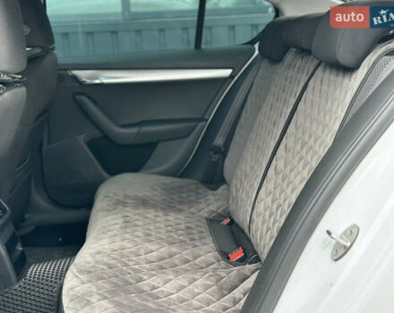 Білий Шкода Октавія, об'ємом двигуна 2 л та пробігом 265 тис. км за 11850 $, фото 60 на Automoto.ua