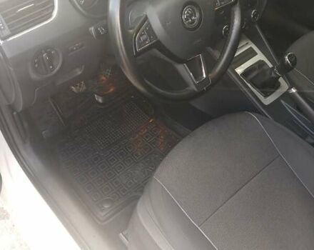 Белый Шкода Октавия, объемом двигателя 1.6 л и пробегом 167 тыс. км за 13300 $, фото 5 на Automoto.ua