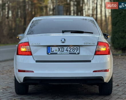 Белый Шкода Октавия, объемом двигателя 1.6 л и пробегом 207 тыс. км за 10499 $, фото 55 на Automoto.ua