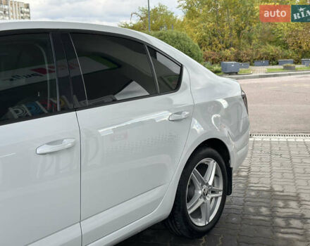 Білий Шкода Октавія, об'ємом двигуна 2 л та пробігом 265 тис. км за 11850 $, фото 23 на Automoto.ua