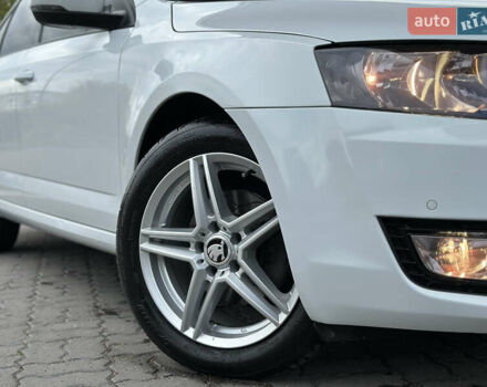 Білий Шкода Октавія, об'ємом двигуна 2 л та пробігом 265 тис. км за 11850 $, фото 7 на Automoto.ua
