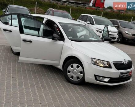 Білий Шкода Октавія, об'ємом двигуна 1.2 л та пробігом 270 тис. км за 8790 $, фото 23 на Automoto.ua