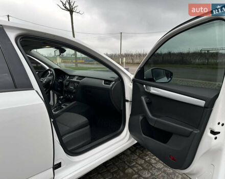 Білий Шкода Октавія, об'ємом двигуна 1.8 л та пробігом 190 тис. км за 12000 $, фото 14 на Automoto.ua