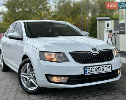 Білий Шкода Октавія, об'ємом двигуна 2 л та пробігом 265 тис. км за 11850 $, фото 3 на Automoto.ua