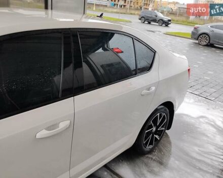 Білий Шкода Октавія, об'ємом двигуна 1.6 л та пробігом 230 тис. км за 10000 $, фото 4 на Automoto.ua