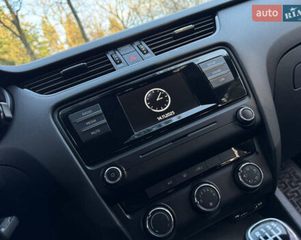 Белый Шкода Октавия, объемом двигателя 1.6 л и пробегом 207 тыс. км за 10499 $, фото 88 на Automoto.ua