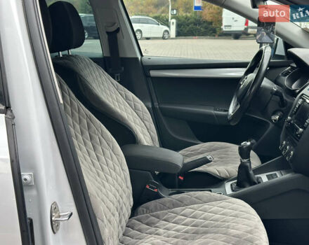 Білий Шкода Октавія, об'ємом двигуна 2 л та пробігом 265 тис. км за 11850 $, фото 66 на Automoto.ua