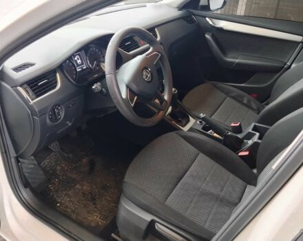 Білий Шкода Октавія, об'ємом двигуна 1.6 л та пробігом 238 тис. км за 10000 $, фото 19 на Automoto.ua