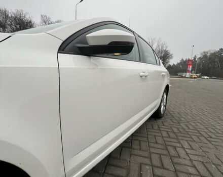 Белый Шкода Октавия, объемом двигателя 1.6 л и пробегом 350 тыс. км за 10600 $, фото 2 на Automoto.ua