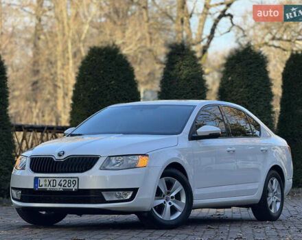 Белый Шкода Октавия, объемом двигателя 1.6 л и пробегом 207 тыс. км за 10499 $, фото 2 на Automoto.ua