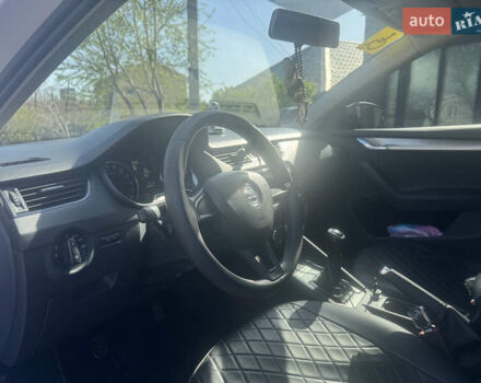 Шкода Октавия 2016 в Николаеве на Automoto.ua Белый Шкода Октавия, объемом двигателя 1.6 л и пробегом 262 тыс. км за 10500 $, фото 7 на Automoto.ua