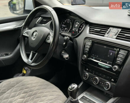 Білий Шкода Октавія, об'ємом двигуна 2 л та пробігом 265 тис. км за 11850 $, фото 65 на Automoto.ua