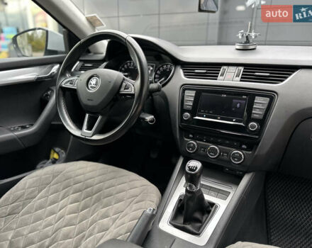 Білий Шкода Октавія, об'ємом двигуна 2 л та пробігом 265 тис. км за 11850 $, фото 63 на Automoto.ua