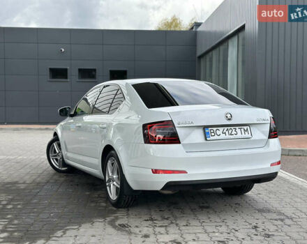 Білий Шкода Октавія, об'ємом двигуна 2 л та пробігом 265 тис. км за 11850 $, фото 27 на Automoto.ua