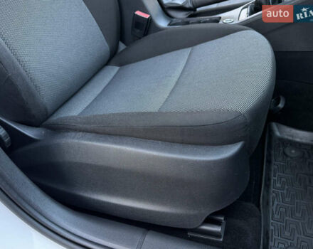 Белый Шкода Октавия, объемом двигателя 1.6 л и пробегом 207 тыс. км за 10499 $, фото 101 на Automoto.ua