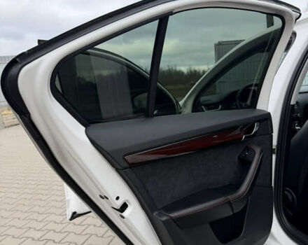 Білий Шкода Октавія, об'ємом двигуна 1.8 л та пробігом 192 тис. км за 10499 $, фото 29 на Automoto.ua