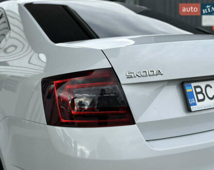 Білий Шкода Октавія, об'ємом двигуна 2 л та пробігом 265 тис. км за 11850 $, фото 31 на Automoto.ua