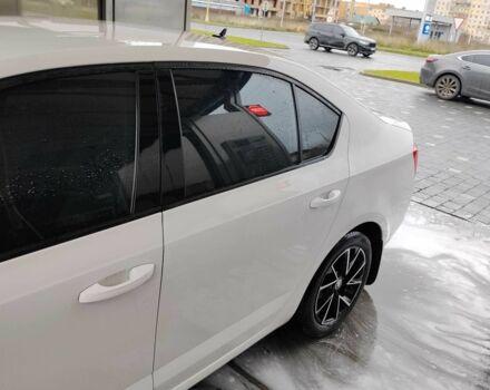 Білий Шкода Октавія, об'ємом двигуна 1.6 л та пробігом 238 тис. км за 10000 $, фото 4 на Automoto.ua