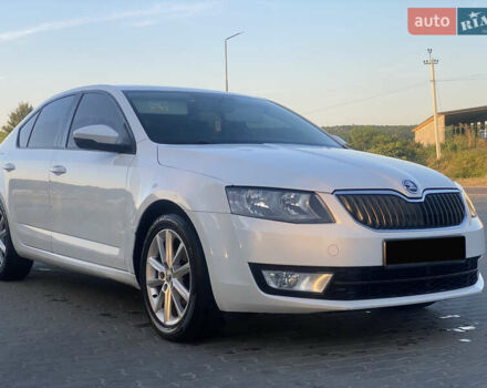 Білий Шкода Октавія, об'ємом двигуна 1.6 л та пробігом 330 тис. км за 10900 $, фото 1 на Automoto.ua