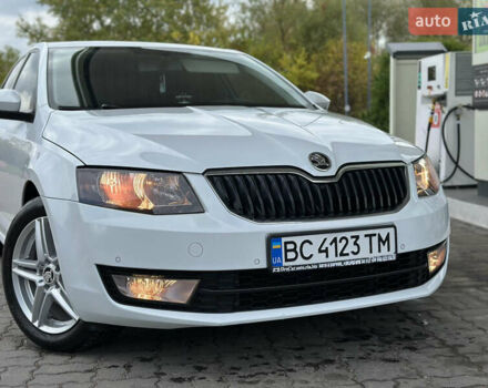 Білий Шкода Октавія, об'ємом двигуна 2 л та пробігом 265 тис. км за 11850 $, фото 4 на Automoto.ua
