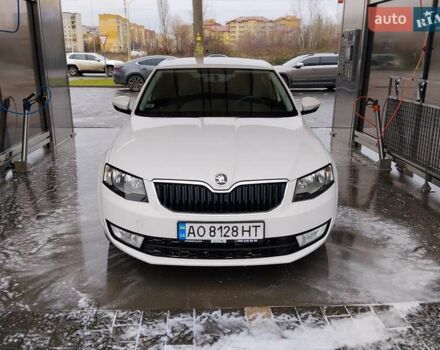 Білий Шкода Октавія, об'ємом двигуна 1.6 л та пробігом 230 тис. км за 10000 $, фото 1 на Automoto.ua