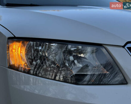 Белый Шкода Октавия, объемом двигателя 1.6 л и пробегом 207 тыс. км за 10499 $, фото 28 на Automoto.ua