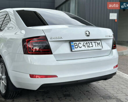 Білий Шкода Октавія, об'ємом двигуна 2 л та пробігом 265 тис. км за 11850 $, фото 32 на Automoto.ua