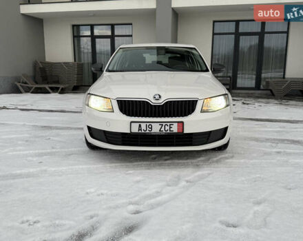 Білий Шкода Октавія, об'ємом двигуна 1.6 л та пробігом 157 тис. км за 10800 $, фото 1 на Automoto.ua