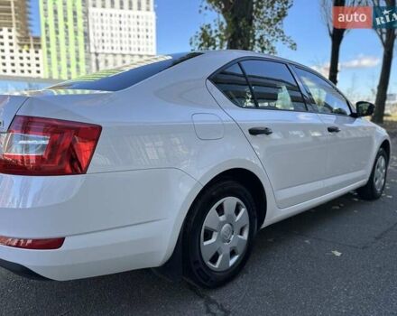Білий Шкода Октавія, об'ємом двигуна 1.6 л та пробігом 120 тис. км за 12800 $, фото 8 на Automoto.ua