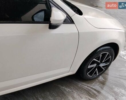 Білий Шкода Октавія, об'ємом двигуна 1.6 л та пробігом 230 тис. км за 10000 $, фото 11 на Automoto.ua