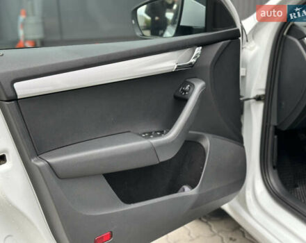 Білий Шкода Октавія, об'ємом двигуна 2 л та пробігом 265 тис. км за 11850 $, фото 42 на Automoto.ua