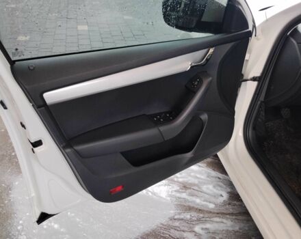 Білий Шкода Октавія, об'ємом двигуна 1.6 л та пробігом 238 тис. км за 10000 $, фото 18 на Automoto.ua