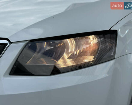 Білий Шкода Октавія, об'ємом двигуна 2 л та пробігом 265 тис. км за 11850 $, фото 19 на Automoto.ua